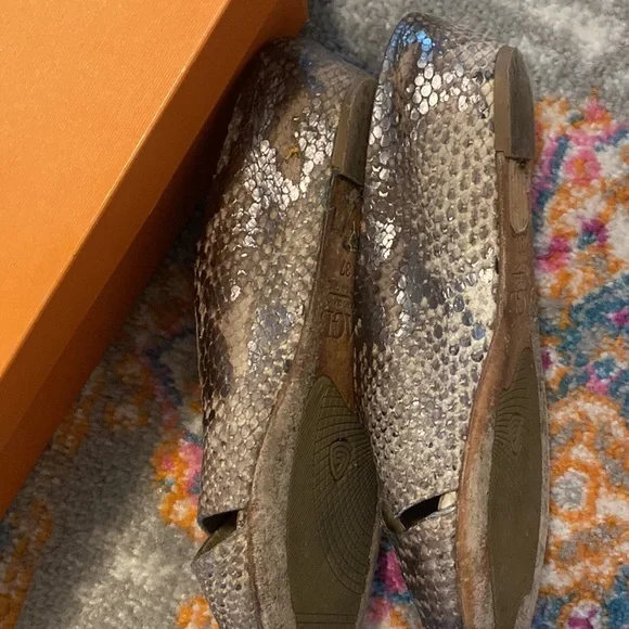 AGL sandals. Beautiful snake skin like leather pattern. - Picture 7 of 8